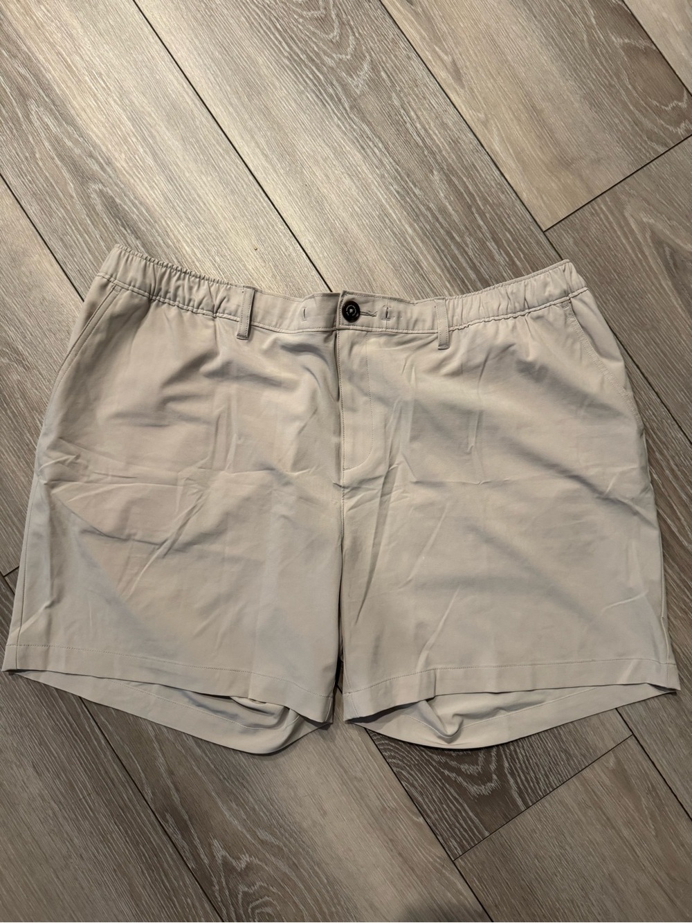 chubbies Beige Men’s Hybrid Shorts